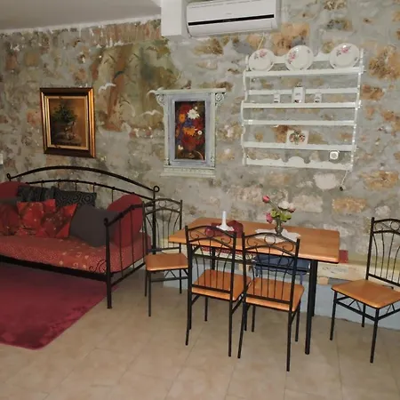Appartement In With Air Conditioning, Wifi 3573-3